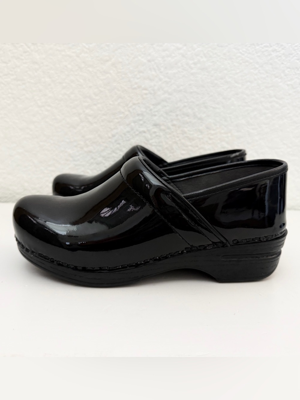 DANSKO XP 2.0  Black Patent Slip-On Clogs  Size 38